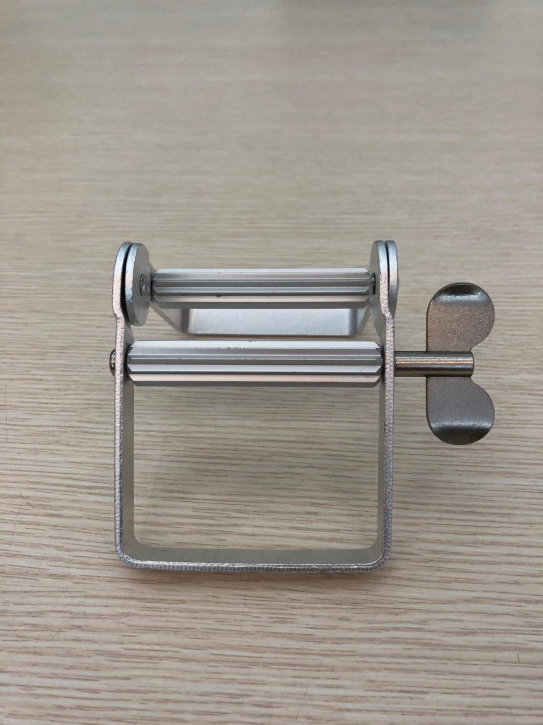 不鏽鋼 擠壓器 擠管器 絞扭器 不鏽鋼擠牙膏器 銀色