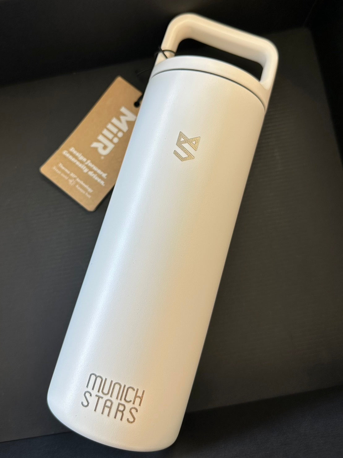 Munichstars x MiiR聯名款 雙層真空 保溫/保冰 提把寬口保溫瓶 16oz / 473ml 時尚白